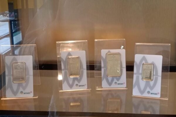 Emas Antam Jumat 23 Mei Turun Rp13.000 Jadi Rp1.910.000 per gram