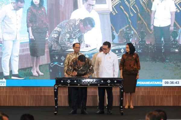 Penandatanganan MoU antara Kemendag dengan Kementerian Hukum