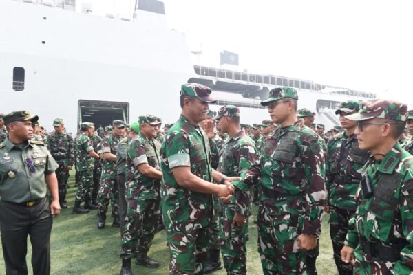 Wakasad Wakili Menhan Lepas Personel TNI AD ke Satuan Jajaran di Seluruh Wilayah Tanah Air