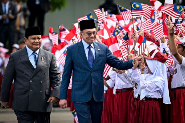 Presiden Prabowo Sambut PM Malaysia Anwar Ibrahim di Istana Merdeka