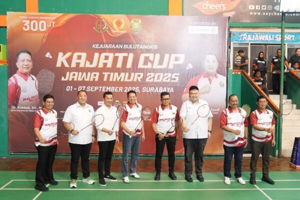 Wamenpora Resmi Buka Kejuaraan Bulutangkis Kajati Cup Jatim 2025